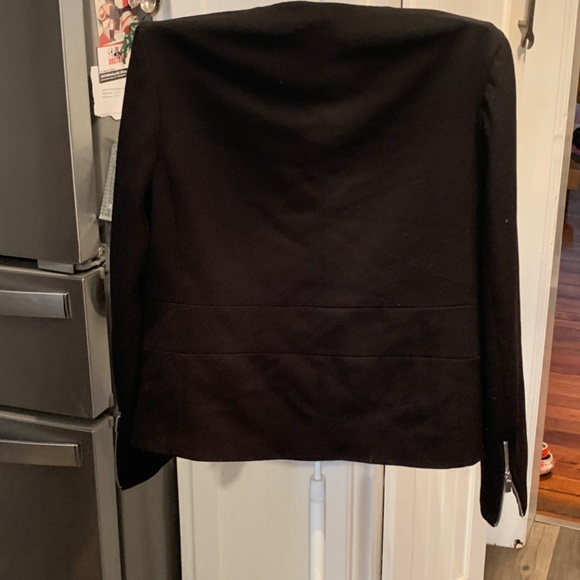 Zara Basic cropped black jacket. Worn 2x‎ . Excellent cobdition - Picture 6 of 6